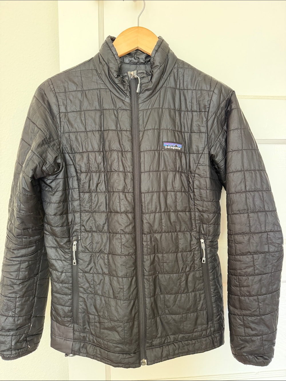 Patagonia women’s  Charcoal Quilted Puff Jacket